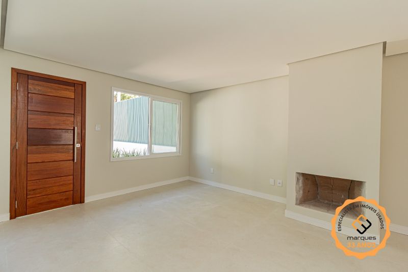 Casa com 3 quartos, 2 banheiros e 115m² à venda no bairro Laranjal, Pelotas