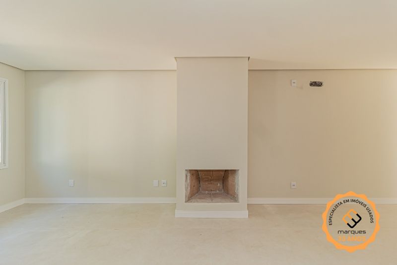 Casa com 3 quartos, 2 banheiros e 115m² à venda no bairro Laranjal, Pelotas