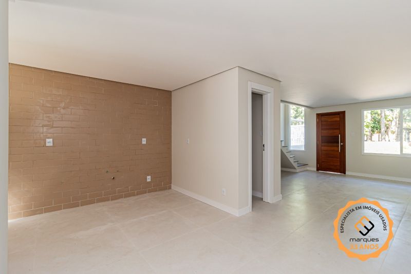 Casa com 3 quartos, 2 banheiros e 115m² à venda no bairro Laranjal, Pelotas