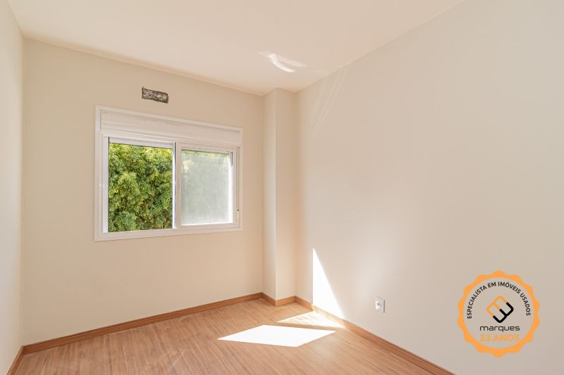 Casa com 3 quartos, 2 banheiros e 115m² à venda no bairro Laranjal, Pelotas