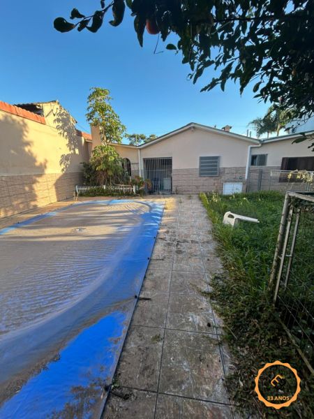 Casa com 3 quartos, 1 banheiro e 169m² à venda no bairro Laranjal, Pelotas