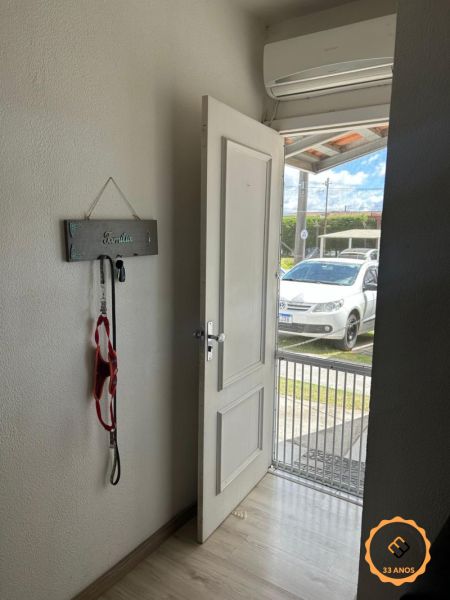Casa com 2 quartos, 2 banheiros e 52m² à venda no bairro Três Vendas, Pelotas