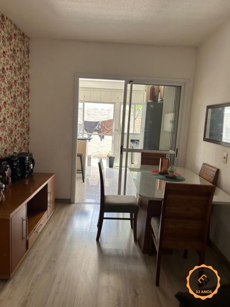 Casa com 2 quartos, 2 banheiros e 52m² à venda no bairro Três Vendas, Pelotas