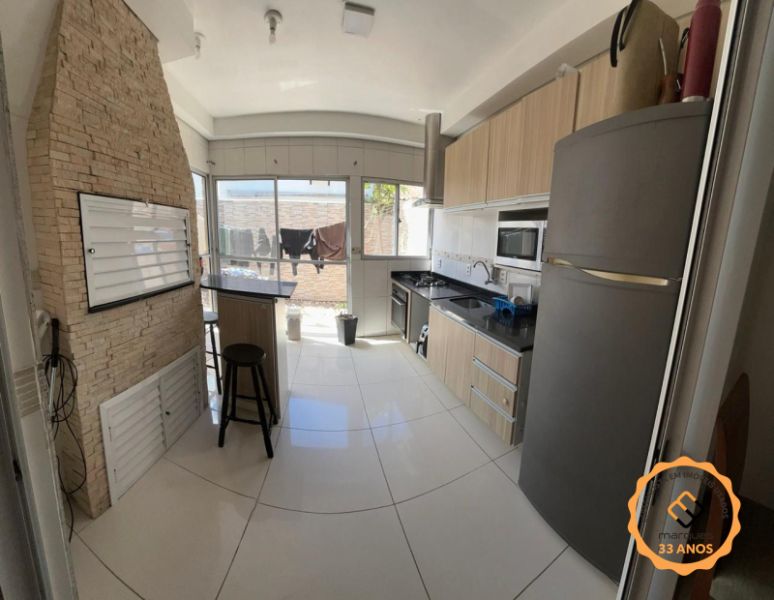 Casa com 2 quartos, 2 banheiros e 52m² à venda no bairro Três Vendas, Pelotas