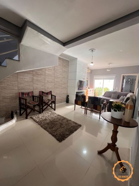 Sobrado com 3 quartos, 3 banheiros e 180m² à venda no bairro Areal, Pelotas