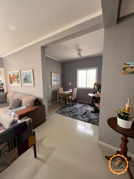Sobrado com 3 quartos, 3 banheiros e 180m² à venda no bairro Areal, Pelotas