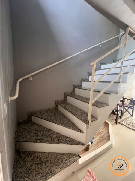 Sobrado com 3 quartos, 3 banheiros e 180m² à venda no bairro Areal, Pelotas