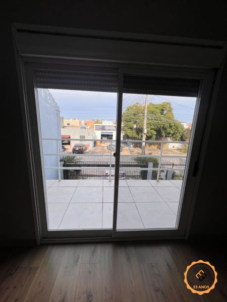 Sobrado com 3 quartos, 3 banheiros e 180m² à venda no bairro Areal, Pelotas