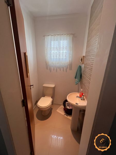 Sobrado com 3 quartos, 3 banheiros e 180m² à venda no bairro Areal, Pelotas