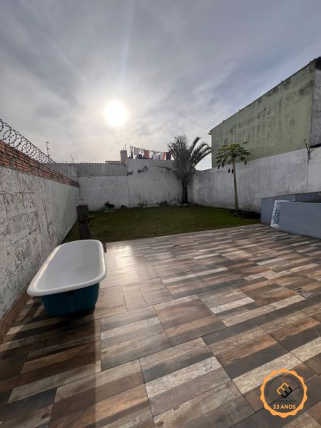 Sobrado com 3 quartos, 3 banheiros e 180m² à venda no bairro Areal, Pelotas