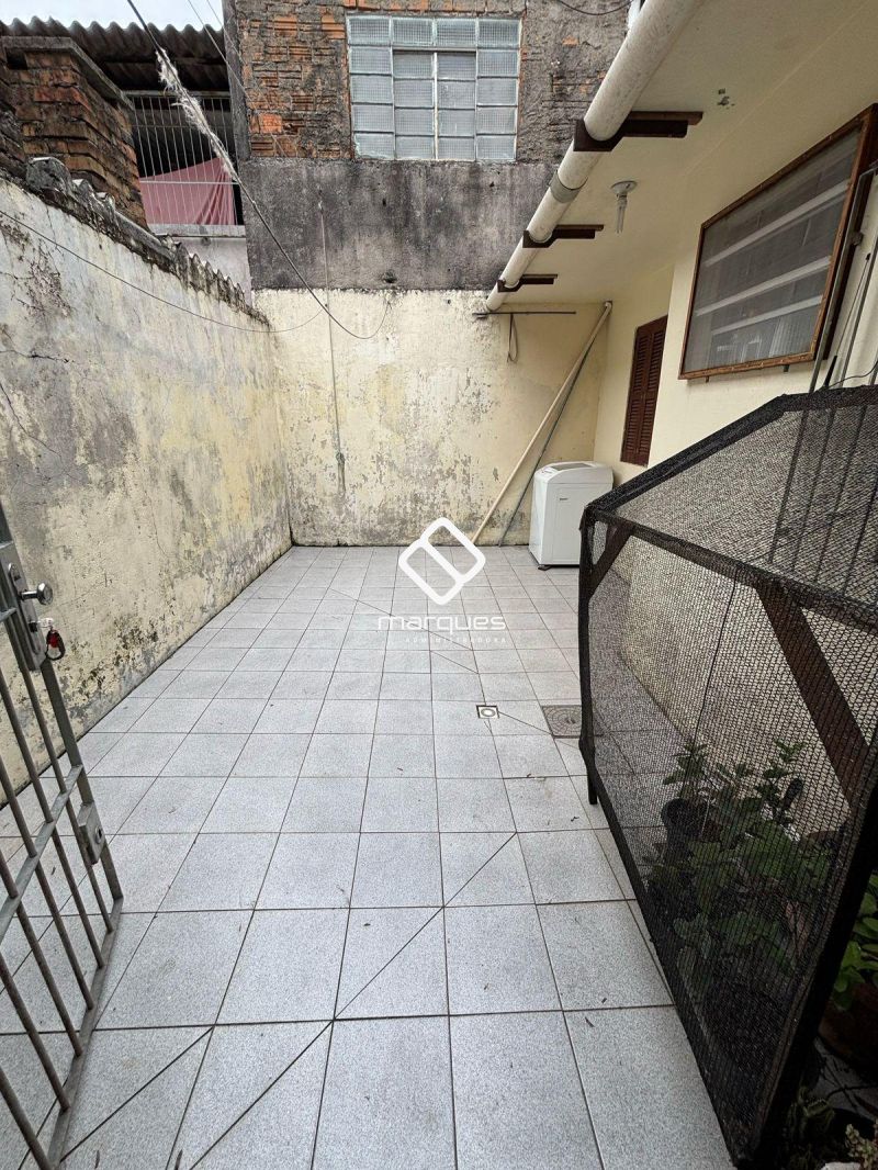 Apartamento com 3 quartos, 1 banheiro e 43m² à venda no bairro Três Vendas, Pelotas