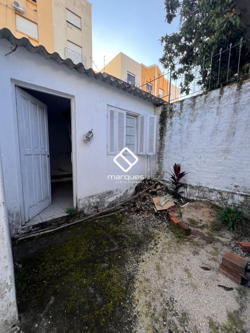 Casa com 3 quartos, 2 banheiros e 180m² à venda no bairro Centro, Pelotas
