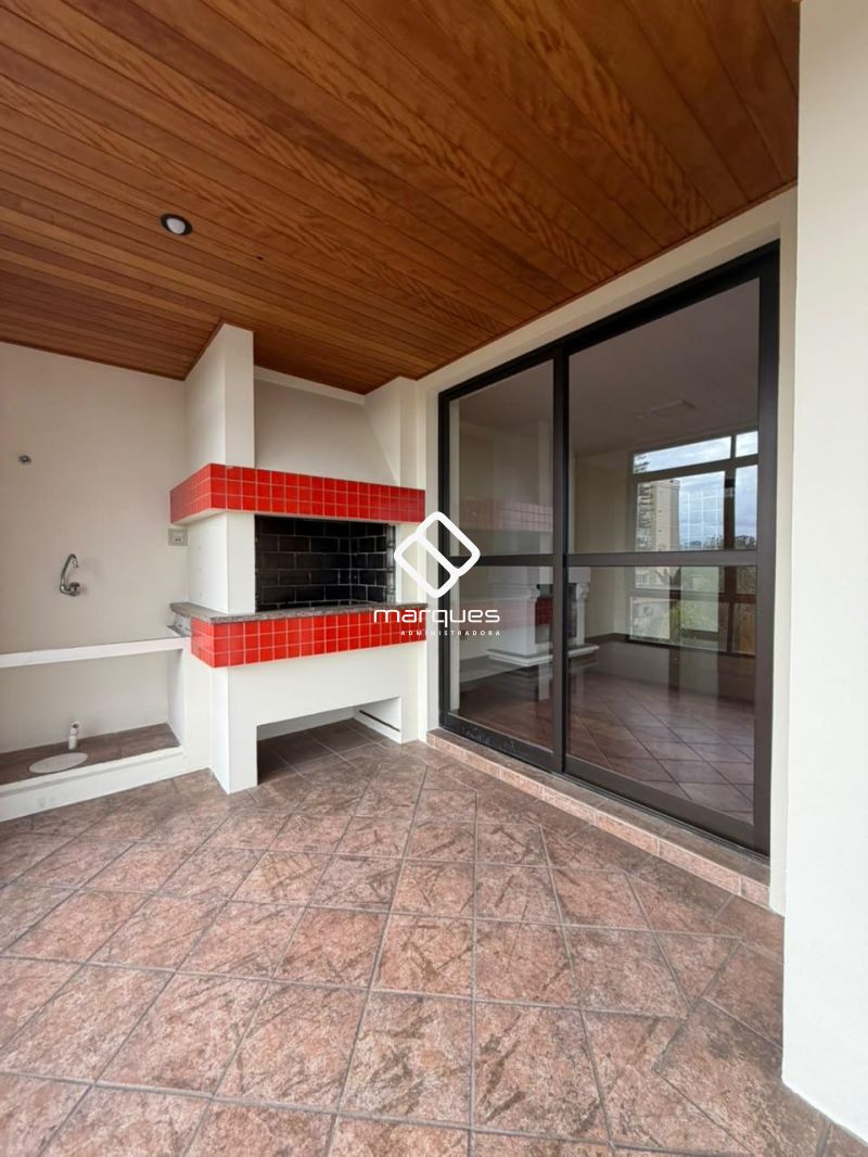Apartamento com 3 quartos, 1 banheiro e 215m² à venda no bairro Centro, Pelotas