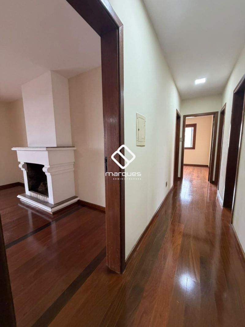Apartamento com 3 quartos, 1 banheiro e 215m² à venda no bairro Centro, Pelotas