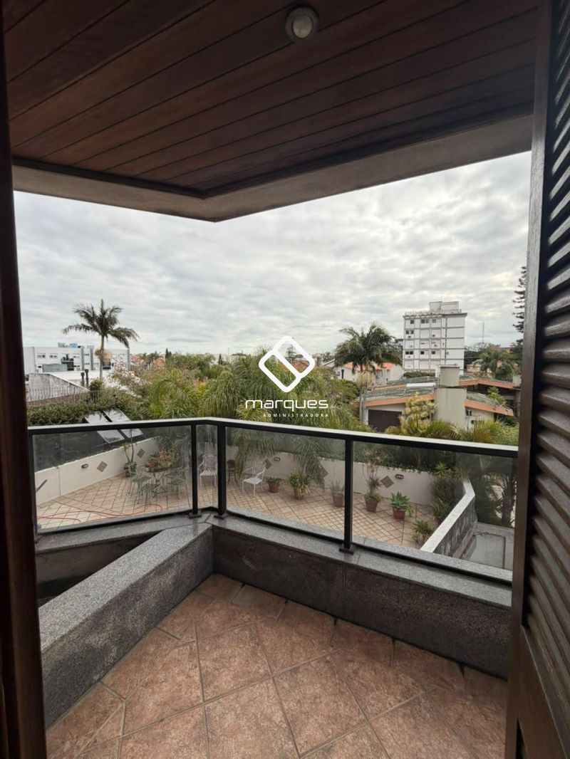 Apartamento com 3 quartos, 1 banheiro e 215m² à venda no bairro Centro, Pelotas