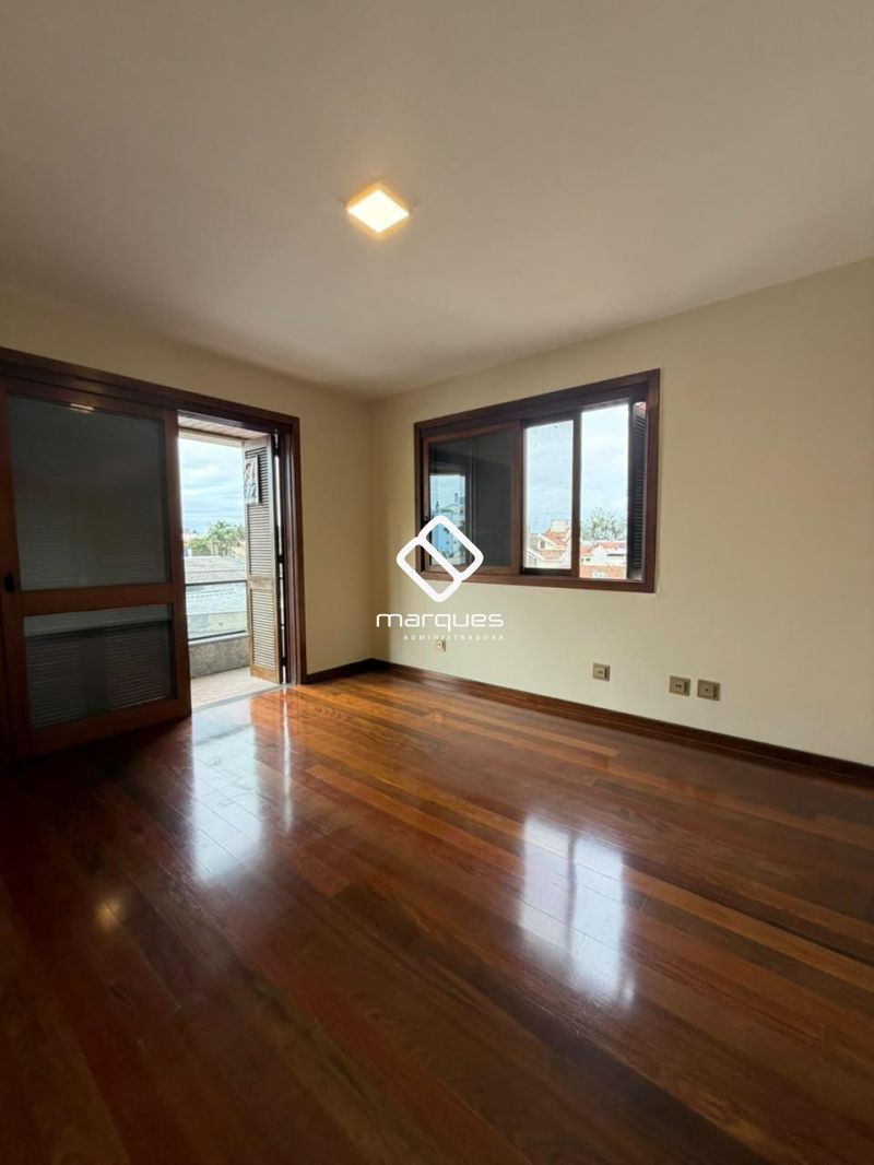 Apartamento com 3 quartos, 1 banheiro e 215m² à venda no bairro Centro, Pelotas