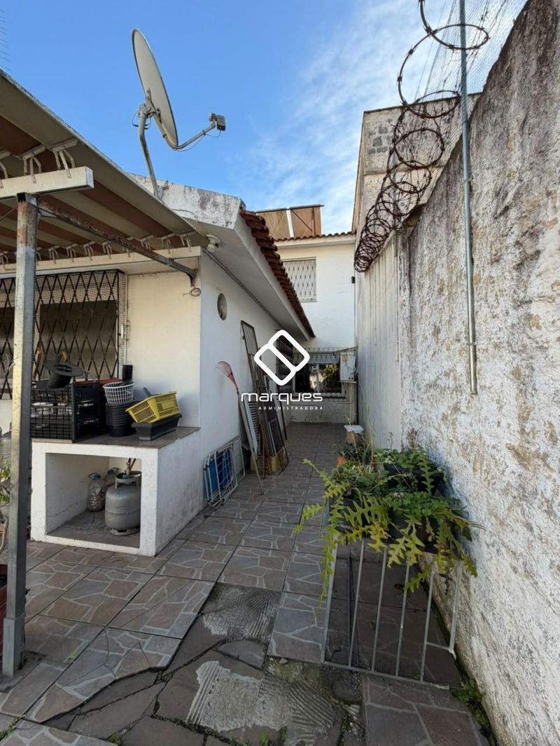 Casa com 3 quartos, 2 banheiros e 233m² à venda no bairro Centro, Pelotas