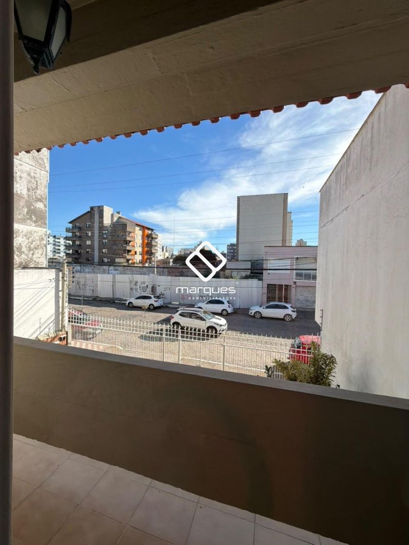 Casa com 3 quartos, 2 banheiros e 233m² à venda no bairro Centro, Pelotas