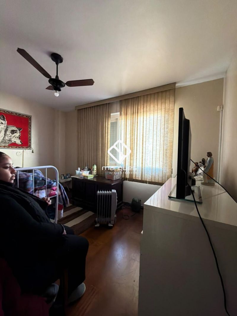 Casa com 3 quartos, 2 banheiros e 233m² à venda no bairro Centro, Pelotas