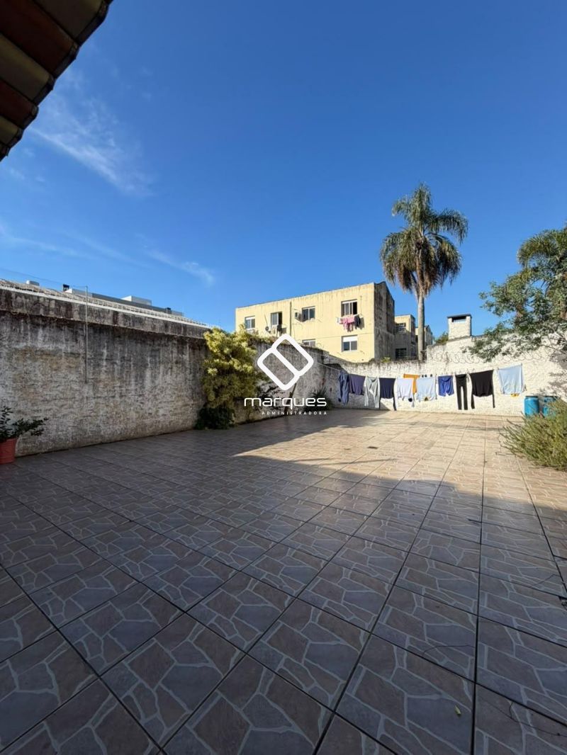 Casa com 3 quartos, 2 banheiros e 233m² à venda no bairro Centro, Pelotas