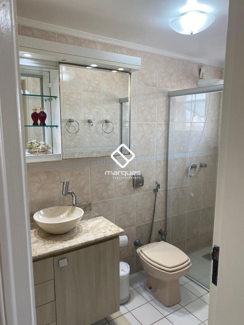 Apartamento com 3 quartos, 2 banheiros e 122m² à venda no bairro Centro, Pelotas