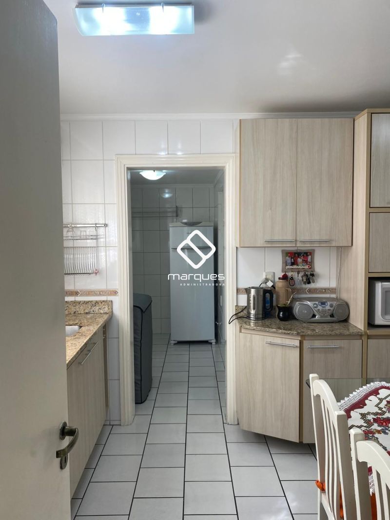 Apartamento com 3 quartos, 2 banheiros e 122m² à venda no bairro Centro, Pelotas