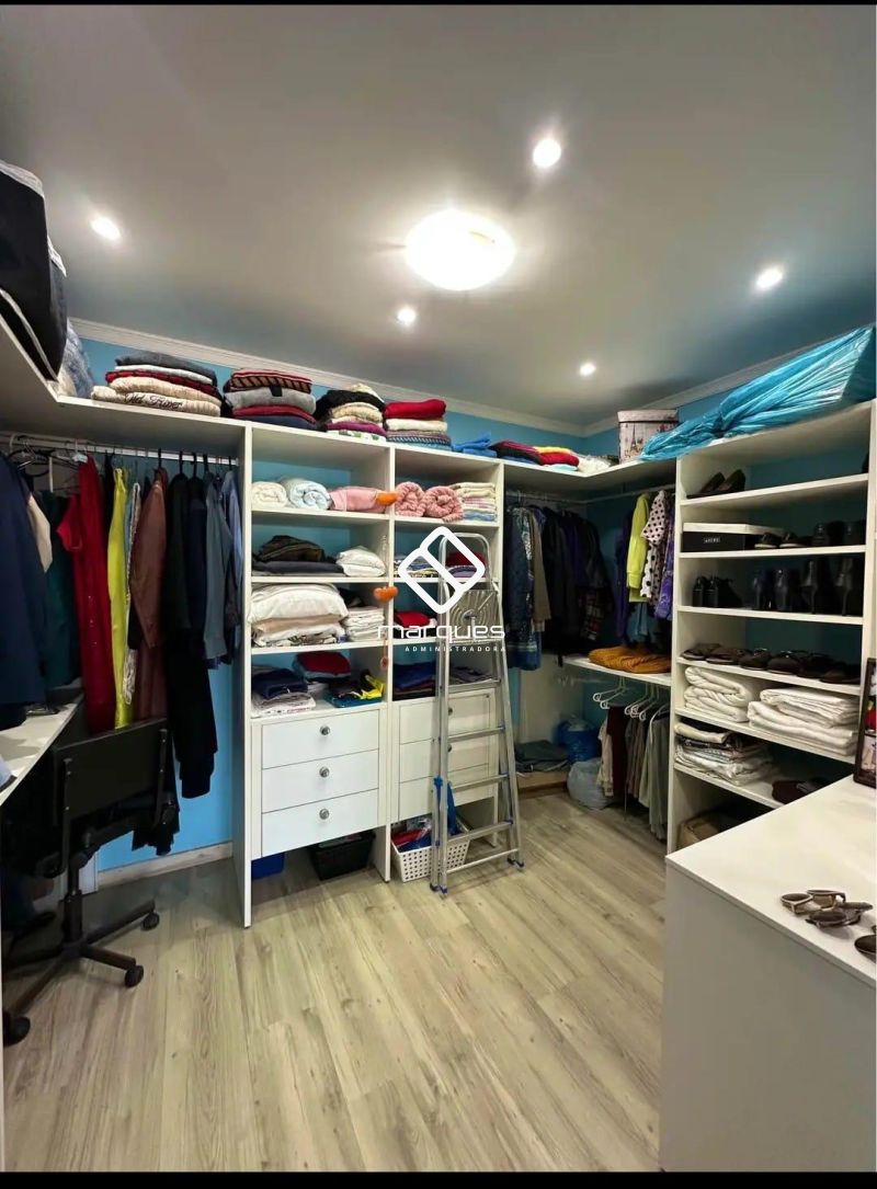 Casa de Condomínio com 4 banheiros e 250m² à venda no bairro São Gonçalo, Pelotas