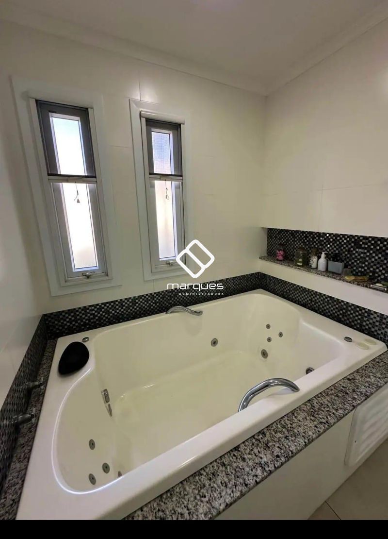 Casa de Condomínio com 4 banheiros e 250m² à venda no bairro São Gonçalo, Pelotas