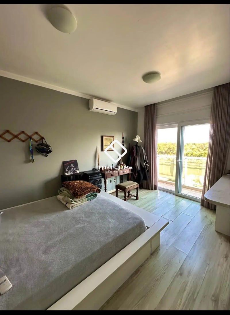 Casa de Condomínio com 4 banheiros e 250m² à venda no bairro São Gonçalo, Pelotas
