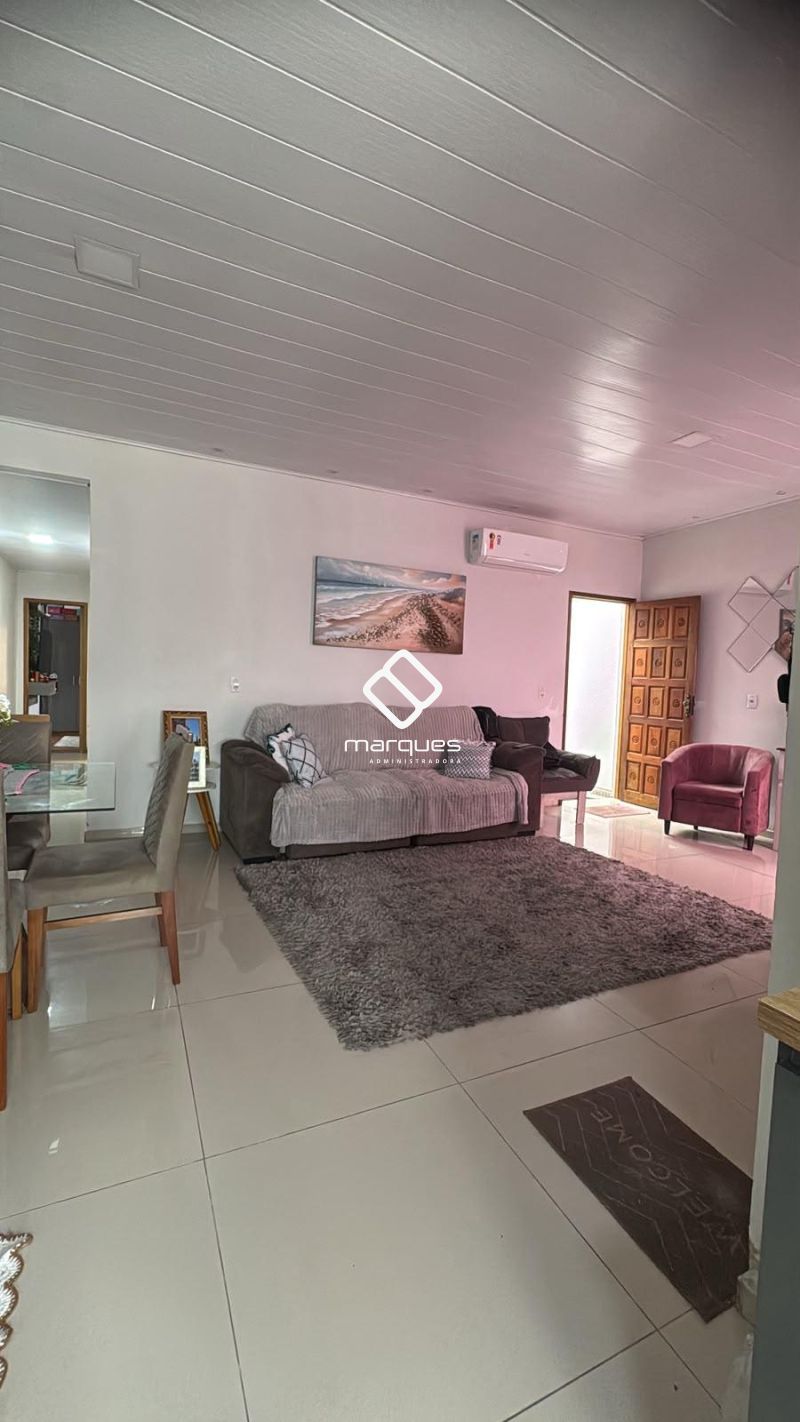 Casa com 2 quartos, 1 banheiro e 80m² à venda no bairro Areal, Pelotas
