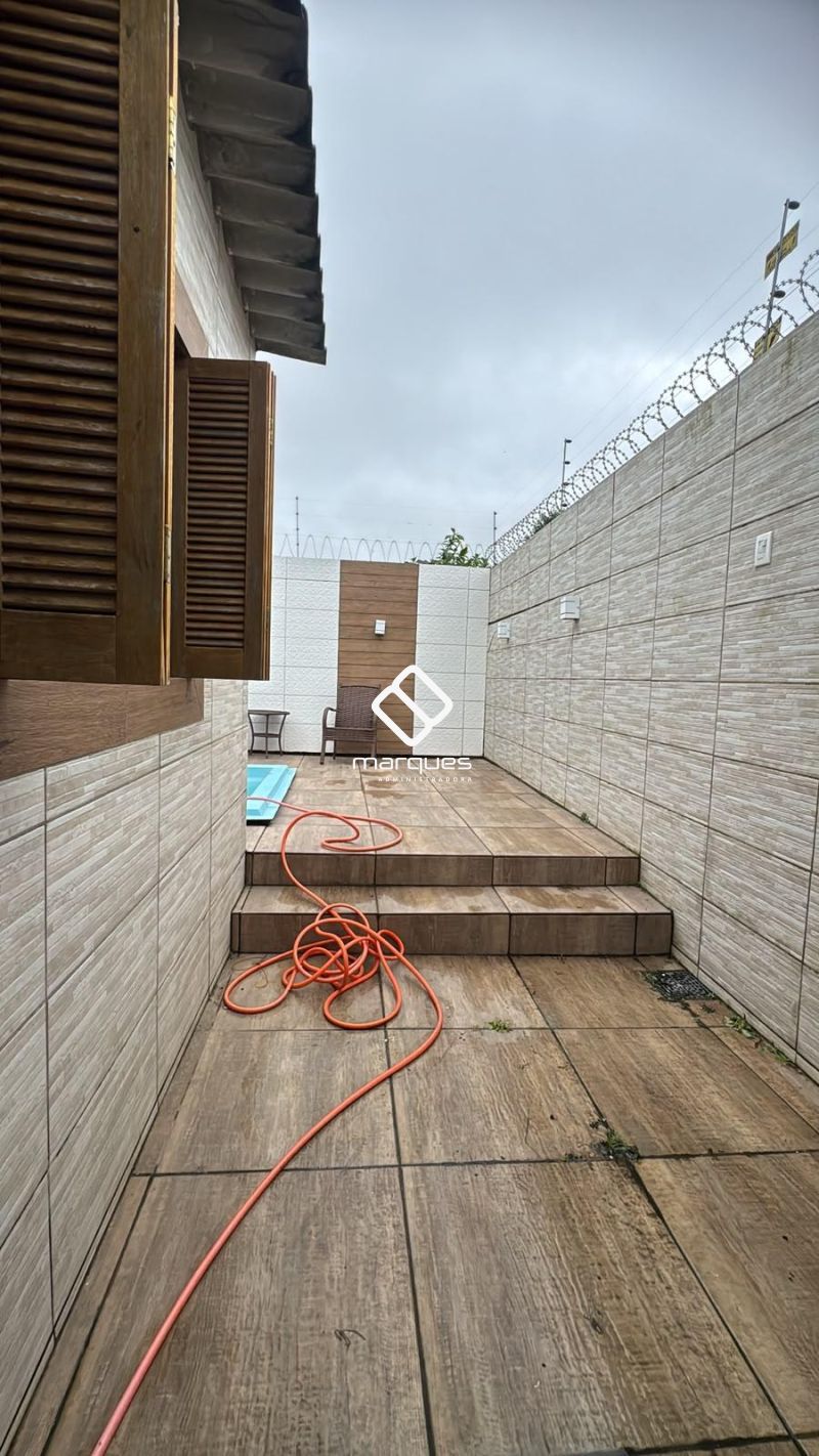 Casa com 2 quartos, 1 banheiro e 80m² à venda no bairro Areal, Pelotas