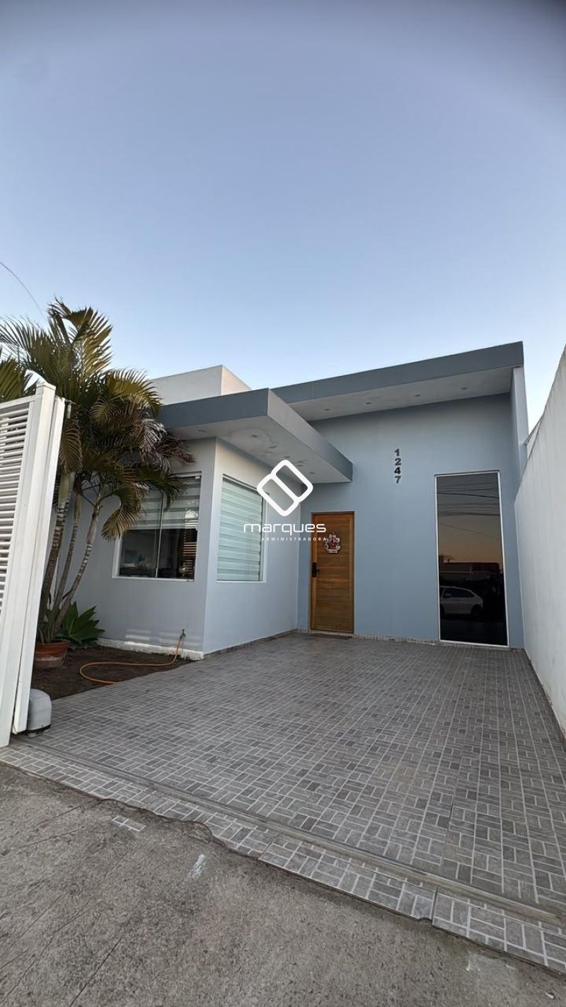 Casa com 2 quartos, 1 banheiro e 80m² à venda no bairro Areal, Pelotas