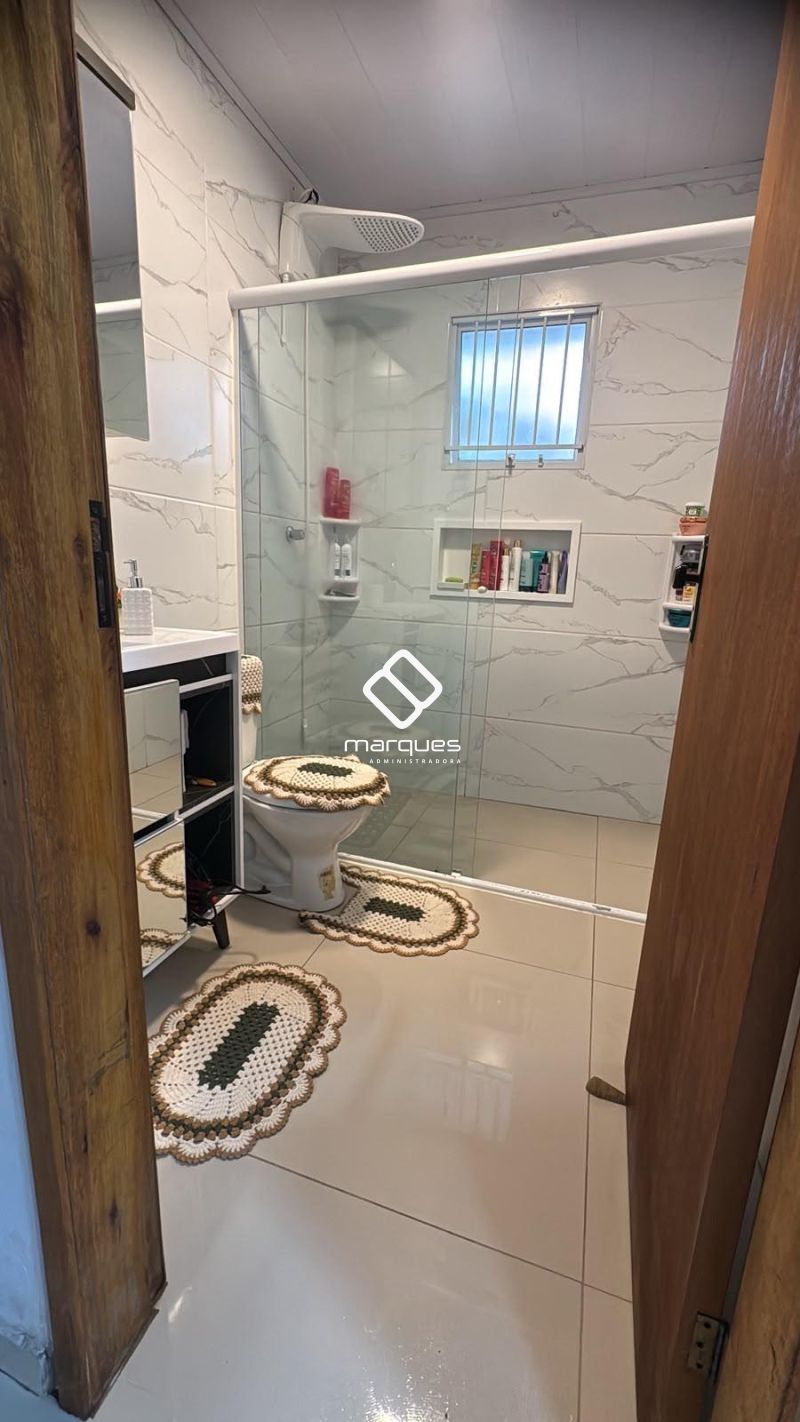 Casa com 2 quartos, 1 banheiro e 80m² à venda no bairro Areal, Pelotas