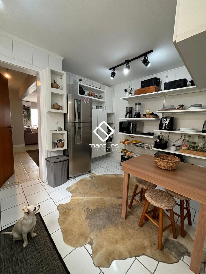 Apartamento com 3 quartos, 2 banheiros e 118m² à venda no bairro Centro, Pelotas