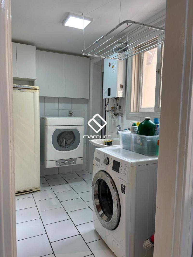 Apartamento com 3 quartos, 2 banheiros e 118m² à venda no bairro Centro, Pelotas