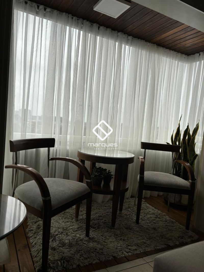 Apartamento com 3 quartos, 2 banheiros e 118m² à venda no bairro Centro, Pelotas