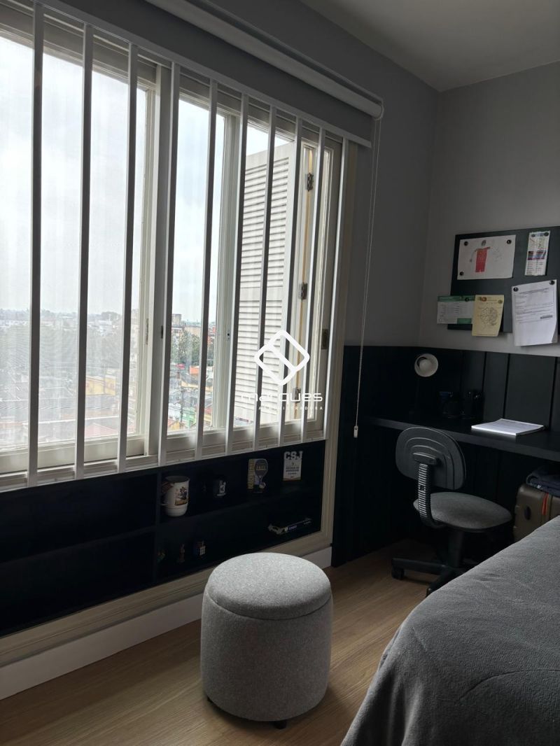 Apartamento com 3 quartos, 2 banheiros e 118m² à venda no bairro Centro, Pelotas