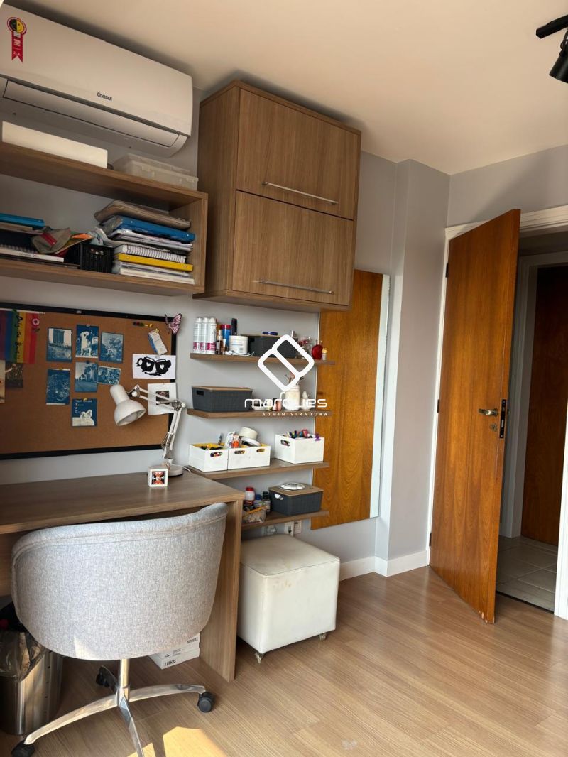 Apartamento com 3 quartos, 2 banheiros e 118m² à venda no bairro Centro, Pelotas