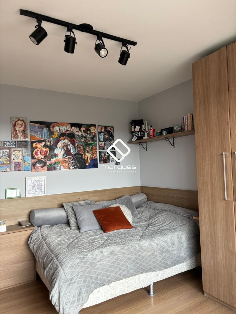 Apartamento com 3 quartos, 2 banheiros e 118m² à venda no bairro Centro, Pelotas