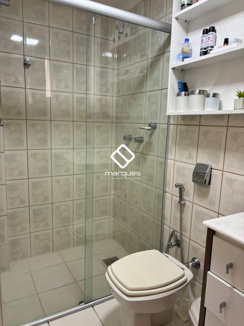 Apartamento com 3 quartos, 2 banheiros e 118m² à venda no bairro Centro, Pelotas
