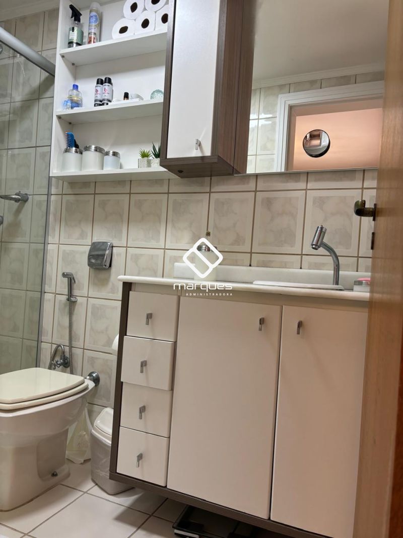 Apartamento com 3 quartos, 2 banheiros e 118m² à venda no bairro Centro, Pelotas