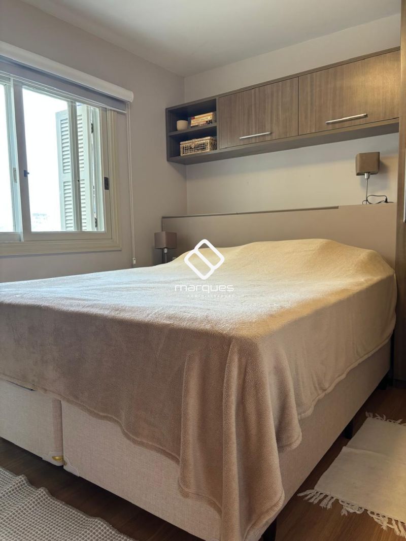 Apartamento com 3 quartos, 2 banheiros e 118m² à venda no bairro Centro, Pelotas
