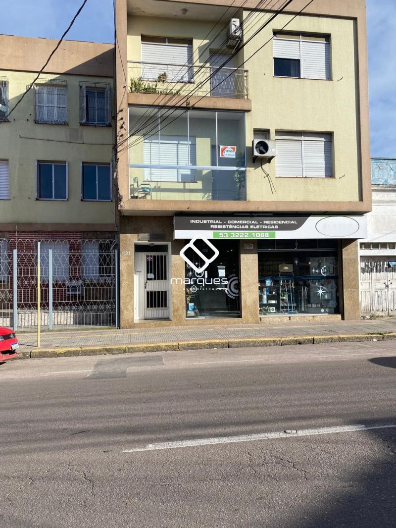 Apartamento com 2 quartos, 2 banheiros e 106m² à venda no bairro Centro, Pelotas