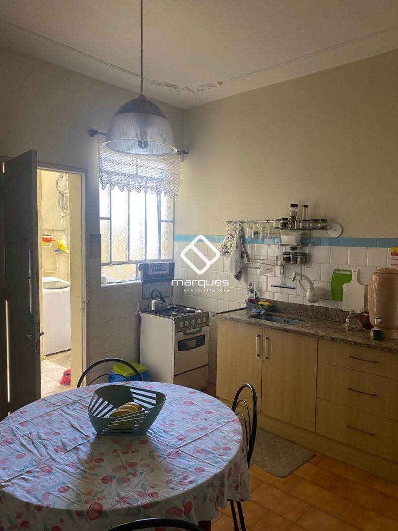 Apartamento com 2 quartos, 2 banheiros e 106m² à venda no bairro Centro, Pelotas