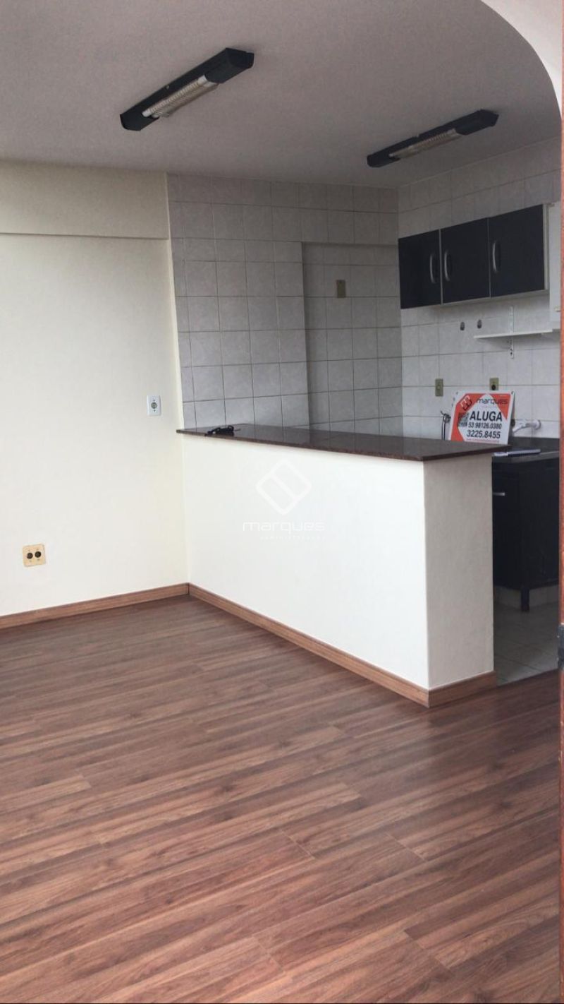 Apartamento com 1 quarto, 1 banheiro e 60m² à venda no bairro Centro, Pelotas