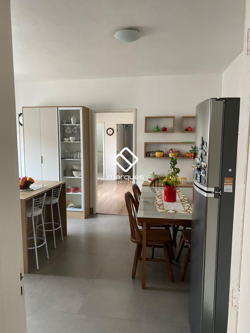 Casa com 3 quartos, 3 banheiros e 228m² à venda no bairro Três Vendas, Pelotas