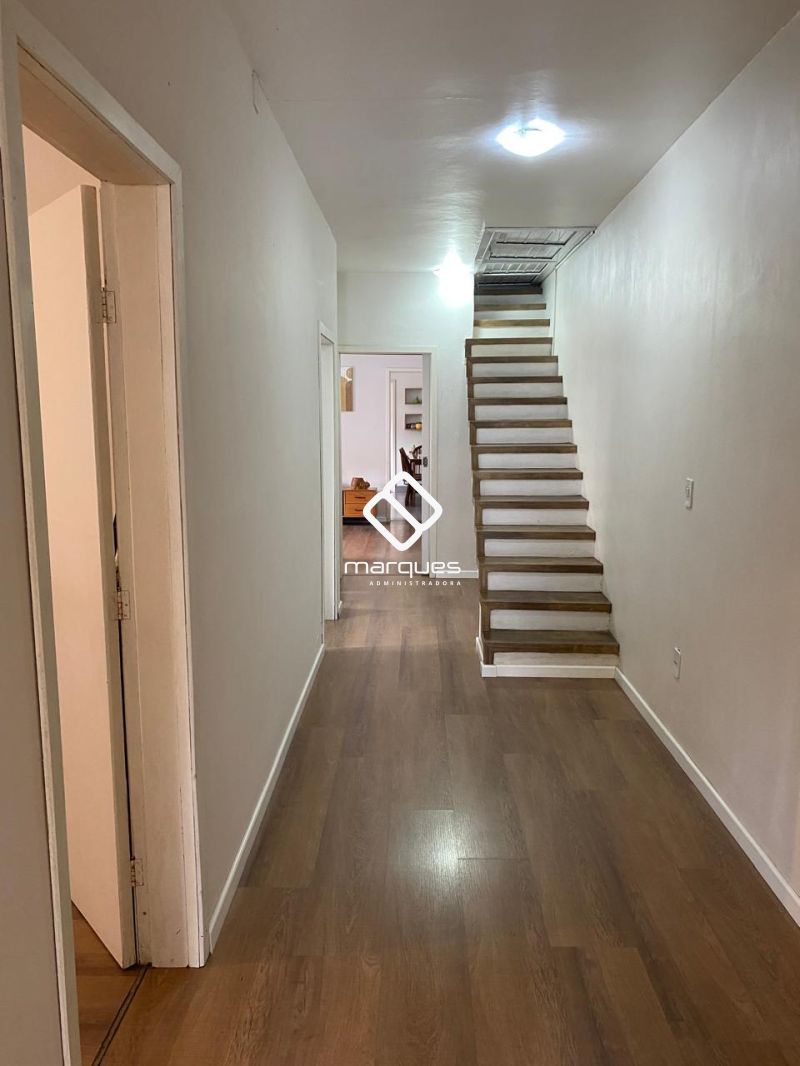 Casa com 3 quartos, 3 banheiros e 228m² à venda no bairro Três Vendas, Pelotas