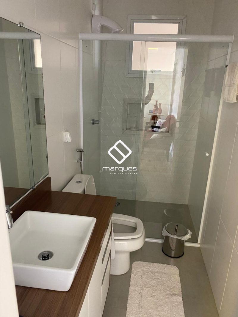 Casa com 3 quartos, 3 banheiros e 228m² à venda no bairro Três Vendas, Pelotas