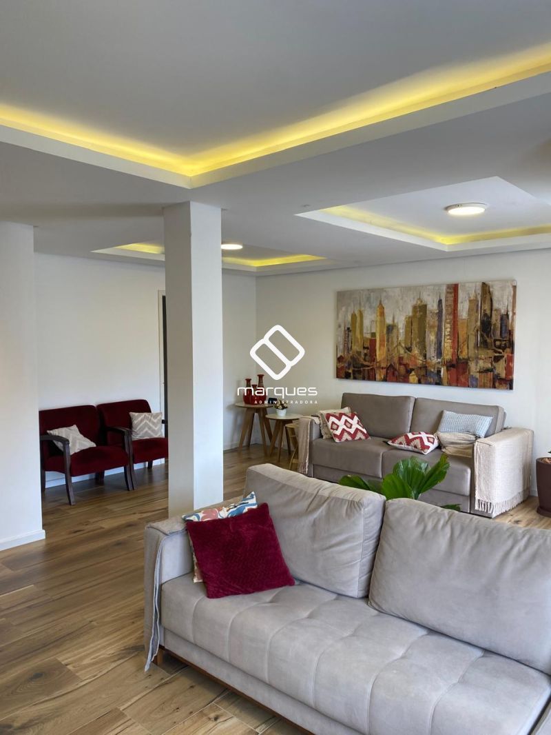 Casa com 3 quartos, 3 banheiros e 228m² à venda no bairro Três Vendas, Pelotas