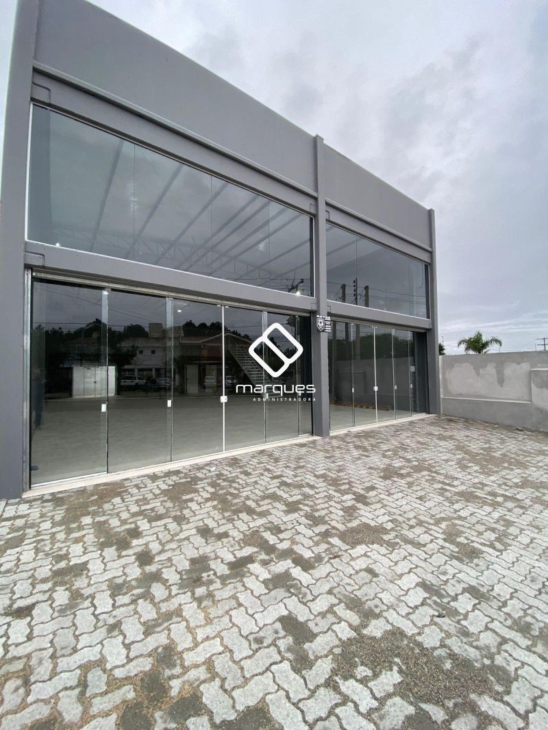 Prédio Comercial com 321m² à venda no bairro Laranjal, Pelotas